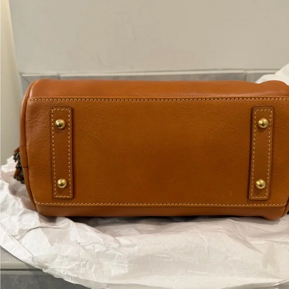 New! Dooney & Bourke Florentine Leather Tassel Shoulder Bag - Picture 5 of 11